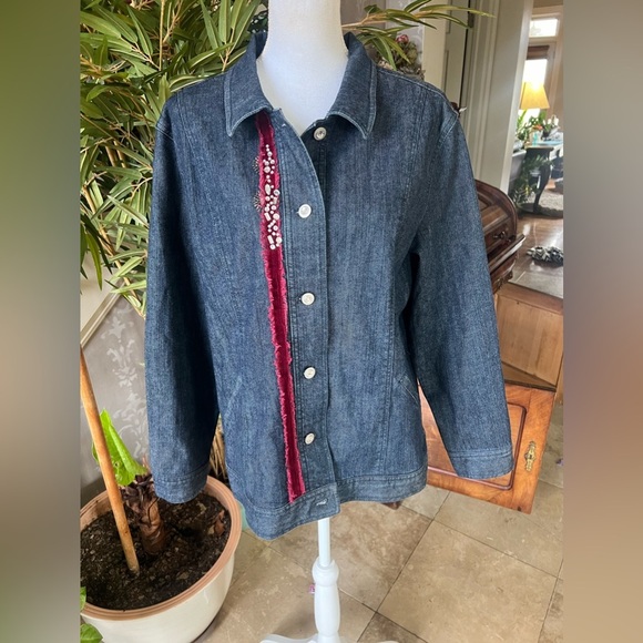 iOS Embellish ladies denim jacket. large. NWOT. Never. Worn. Perfect condition - Picture 6 of 16